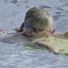 kids-swimming-classes